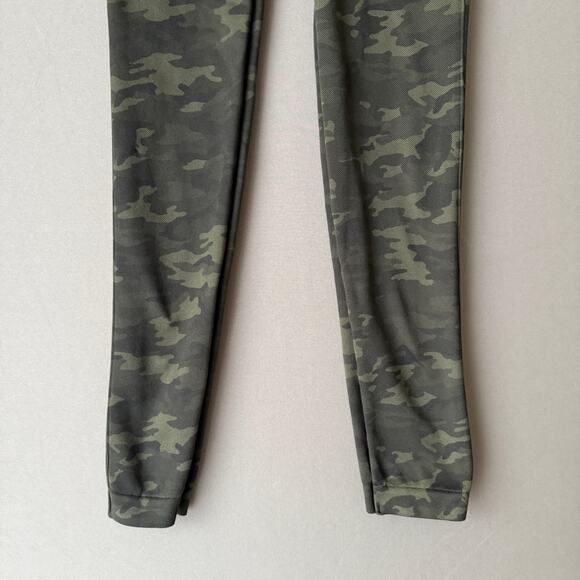 Spanx sz M green fatigue camo Leggings - Picture 8 of 8